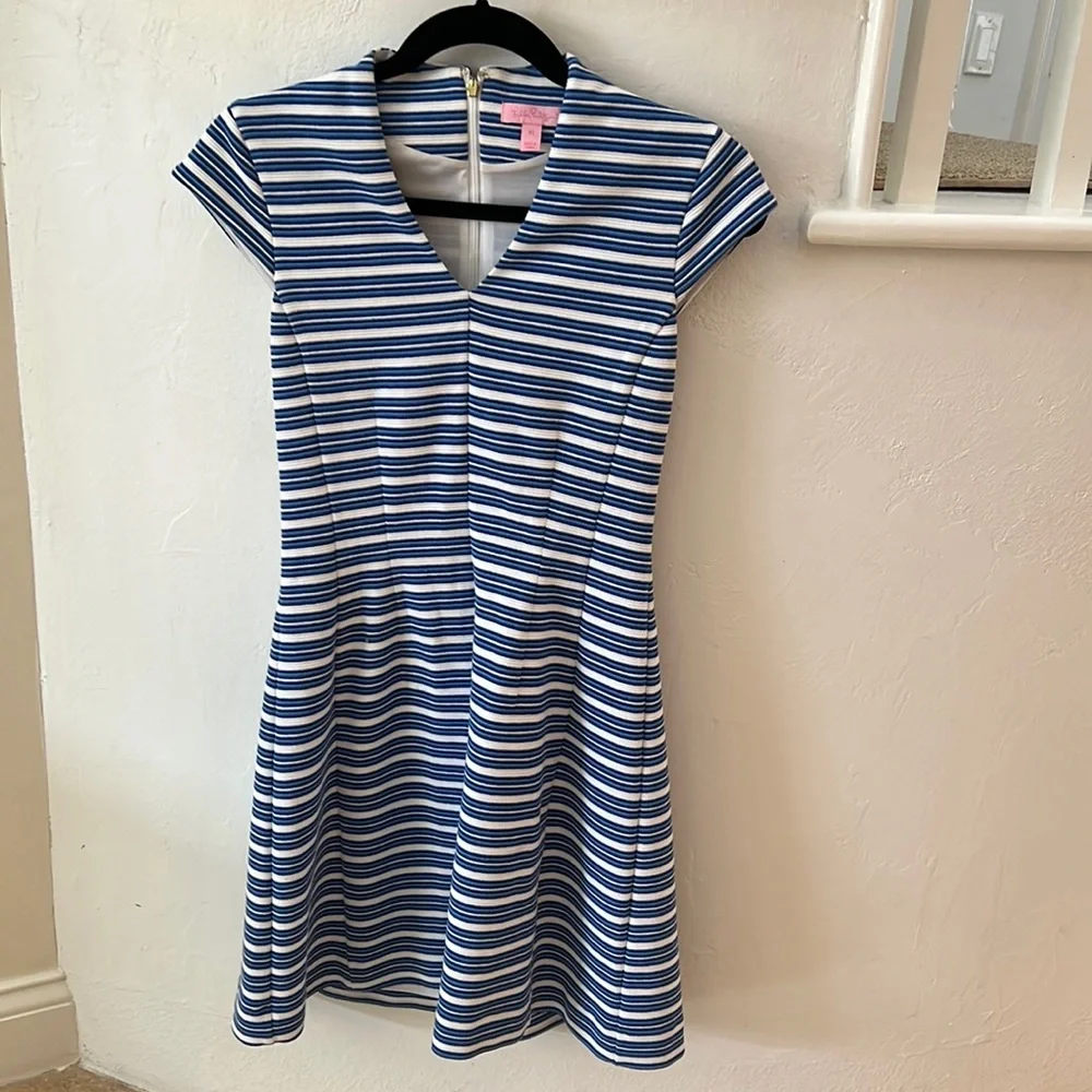 Lilly Pulitzer 'Bree' in Bay Blue Ottoman Striped Shift Dress XS - Picture 2 of 9